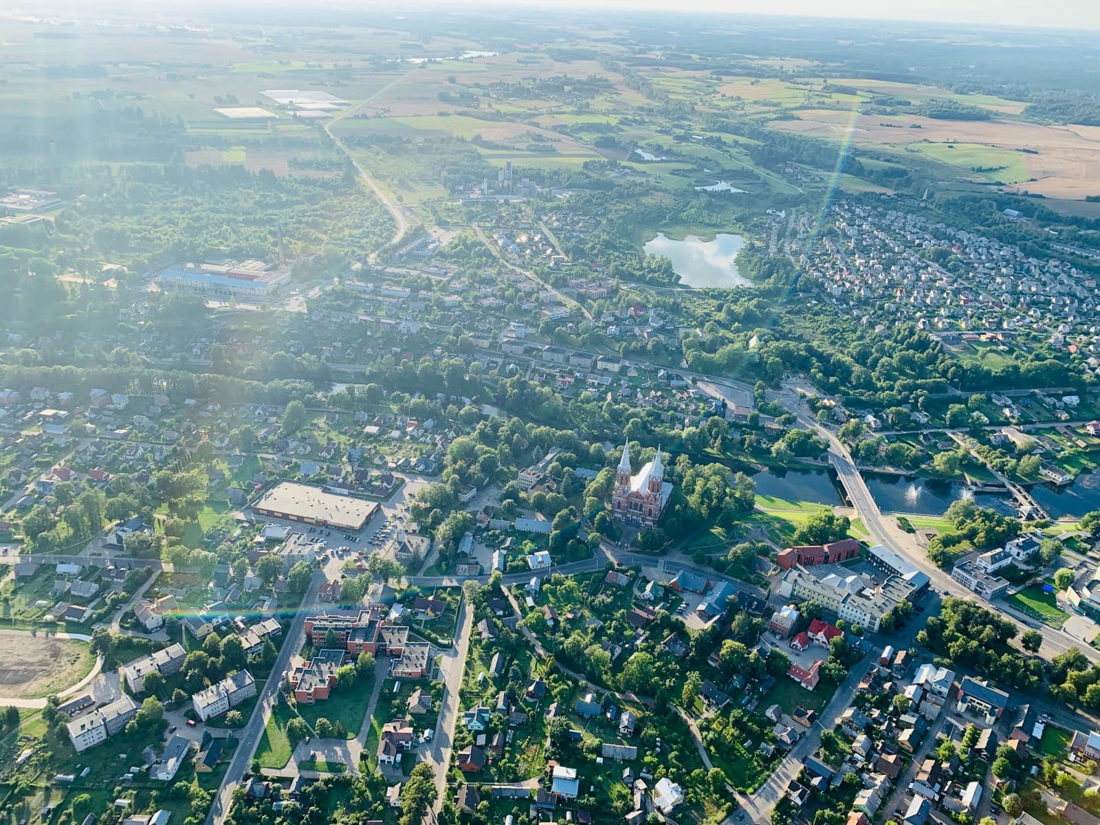 skrydis-oro-balionu-anyksciuose-virs-centro
